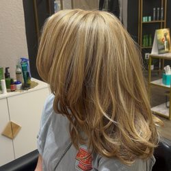 Just Your Beauty Hair Studio - Beautiful blondes, Full highlights.