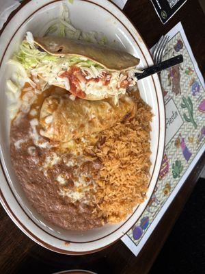 Los Reyes Bar & Grill by null