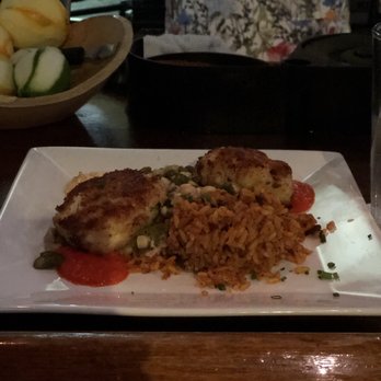 82 Queen - Carolina Crab Cakes - Southern Near Me - Charleston, South Carolina