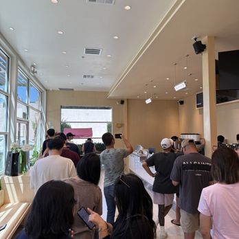 Molly Tea - Line at 10:55am - Bubble Tea Near Me - San Gabriel, California Molly Tea - Line at 10:55am - Bubble Tea Near Me - San Gabriel, California