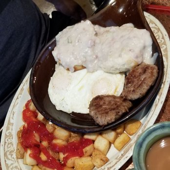 Another Broken Egg Cafe - Rod M.'s $11.99 Biscuit & Gravy Skillet with Country Potatoes. A hearty and tasty breakfast meal. - Breakfast & Brunch Near Me - Burbank, California Another Broken Egg Cafe - Rod M.'s $11.99 Biscuit & Gravy Skillet with Country Potatoes. A hearty and tasty breakfast meal. - Breakfast & Brunch Near Me - Burbank, California