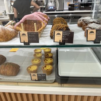 Shokupan Bakehouse - Pastry case - Bakeries Near Me - Orlando, Florida