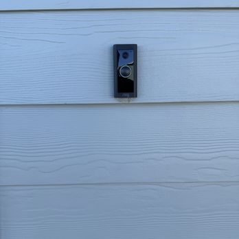 Kilo Bravo Elite - a close up of a door handle on a house - Lawn Services Near Me Kilo Bravo Elite - a close up of a door handle on a house - Lawn Services Near Me
