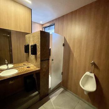 Cassino da Lagoa - Men's room - Restaurants Near Me - João Pessoa, PB