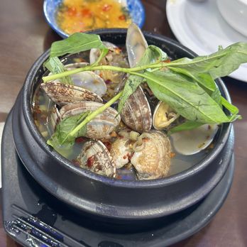 De Nhat Lau & Oc - Clams - Seafood Near Me - Richardson, Texas De Nhat Lau & Oc - Clams - Seafood Near Me - Richardson, Texas