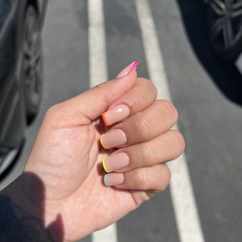 Bonjour Nail Bar - Nail Salons Near Me - Rancho Cucamonga, California