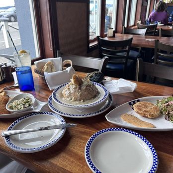 Duke's Seafood West Seattle - Crab cakes, chowder, and fish and chips - Seafood Near Me - Seattle, Washington