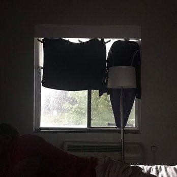 The Inn At Chocolate Ave - No curtains - street light was so bright that shined up the entire room. - Hotels Near Me - Hummelstown, Pennsylvania The Inn At Chocolate Ave - No curtains - street light was so bright that shined up the entire room. - Hotels Near Me - Hummelstown, Pennsylvania