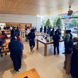 Apple Southlake Town Square