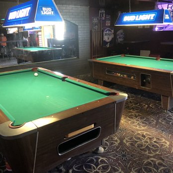 C'est Si Bon - Pool tables ($0.50 per play) - Cocktail Bars Near Me - Westminster, California