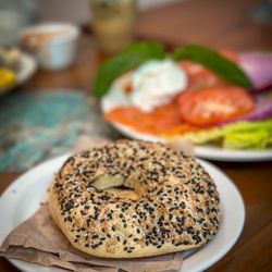 Urth Caffé-Pasadena - sesame bagel
