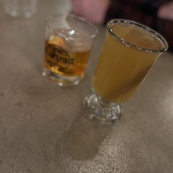 Hollow Spirits Distillery - Applejacks and smoked old fashioned - Beer, Wine & Spirits Near Me - Albuquerque, New Mexico