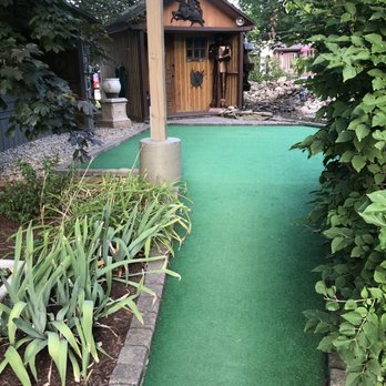 Kniess' Miniature Golf - Hole 12 of the front 18 - Mini Golf Near Me - Pittsburgh, Pennsylvania Kniess' Miniature Golf - Hole 12 of the front 18 - Mini Golf Near Me - Pittsburgh, Pennsylvania