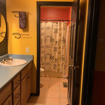 Nobody's Inn - Bathroom with double sinks. - Hotels Near Me - Durango, Colorado