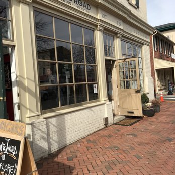 King's Road Brewing Company - Outside in very quaint Downtown Haddonfield - Breweries Near Me - Haddonfield, New Jersey