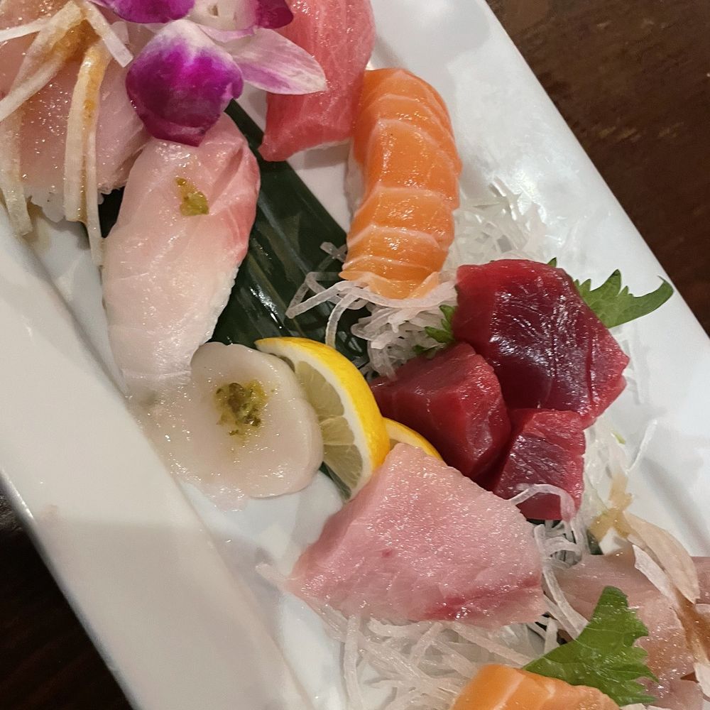 Toshi Sushi - Sashimi and Sushi Combination - Japanese Near Me - Gardena, California Toshi Sushi - Sashimi and Sushi Combination - Japanese Near Me - Gardena, California