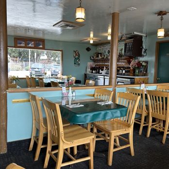 Tognazzini's Dockside - Interior - Seafood Near Me - Morro Bay, California