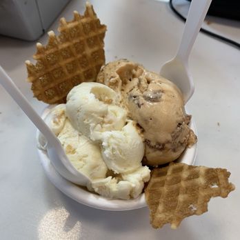 Jeni's Splendid Ice Creams - Ice Cream & Frozen Yogurt Near Me - Mt. Pleasant, South Carolina Jeni's Splendid Ice Creams - Ice Cream & Frozen Yogurt Near Me - Mt. Pleasant, South Carolina