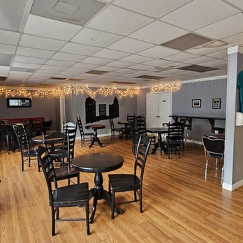 Ozzie's Ice Cream - Inside seating - Ice Cream & Frozen Yogurt Near Me - Greensboro, North Carolina Ozzie's Ice Cream - Inside seating - Ice Cream & Frozen Yogurt Near Me - Greensboro, North Carolina