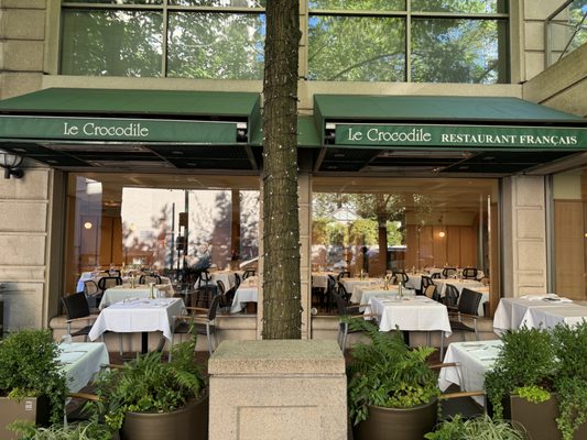 Le Crocodile by Rob Feenie by null