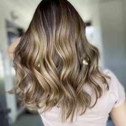 Hanna Galicia Hair Stylist & Makeup Artist - Hair balayage