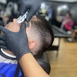 Barbers Domain - Low Bald Fade W/Blade Work & Line Up