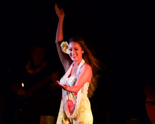 Hawaii Alive Luau Show by null