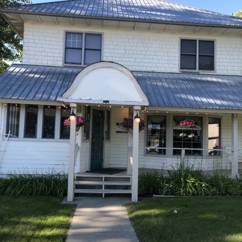 Mama Vallone's Steak House - Front - Steakhouses Near Me - Cle Elum, Washington