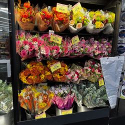 Laatsch's Piggly Wiggly - Floral