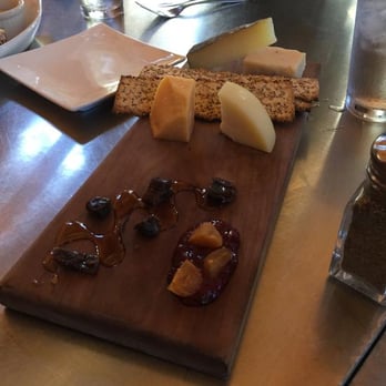 Les Bourgeois Vineyards - Cheese Plate - Wineries Near Me - Rocheport, Missouri Les Bourgeois Vineyards - Cheese Plate - Wineries Near Me - Rocheport, Missouri