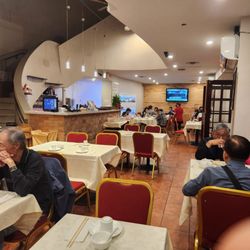 Uncle Wing's Kitchen - Seating