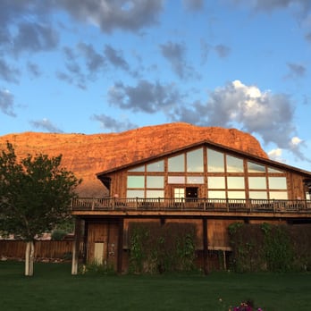Red Cliffs Lodge Moab - Hotels Near Me - Moab, Utah
