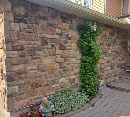Masonry Services in Ottawa & Gatineau - Helping Hand Masonry is a trusted Ottawa masonry contractor serving Ottawa, Gatineau, and surrounding areas with 30+ years of experience. We specialize in brick/stone, concrete,  fireplaces/chimneys, and more masonry solutions for residential and commercial properties.