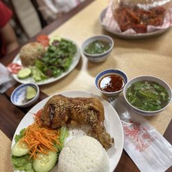 Tasty Cajun - Fried chicken w/ steamed rice 4/5. Shaken beef w/fried rice 5/5. Crawfish 4/5 Oct 2025