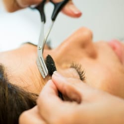 Becker Chicaiza - Becker Salon