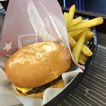 Hamburgarstugan - Mums - Burgers Near Me - Täby, Alberta