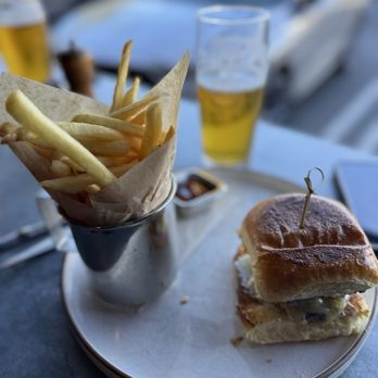 Webb's Grainworks - Double smash burger with fries - Breweries Near Me - Aliso Viejo, California Webb's Grainworks - Double smash burger with fries - Breweries Near Me - Aliso Viejo, California