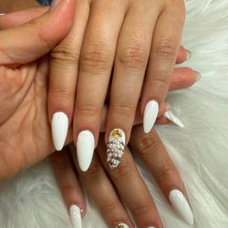 Naveana Nail Salon