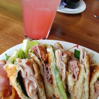Le Peep - The Triple Decker with broccoli cheddar soup. - American Near Me - Tampa, Florida Le Peep - The Triple Decker with broccoli cheddar soup. - American Near Me - Tampa, Florida
