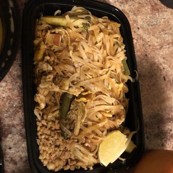 Phattra Thai Restaurant - Pad thai - Thai Near Me - Metuchen, New Jersey Phattra Thai Restaurant - Pad thai - Thai Near Me - Metuchen, New Jersey