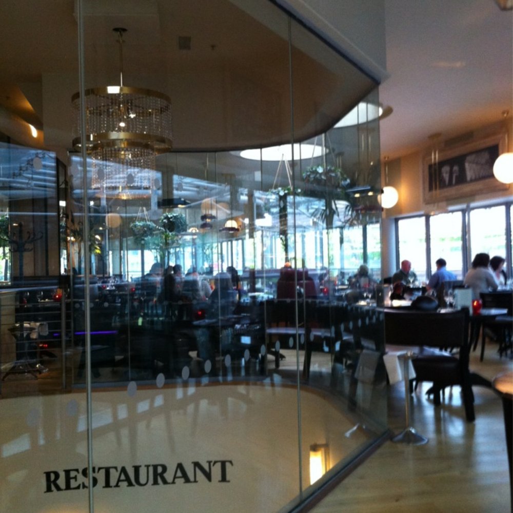 Browns Victoria - Wine Bars Near Me - London, XGL