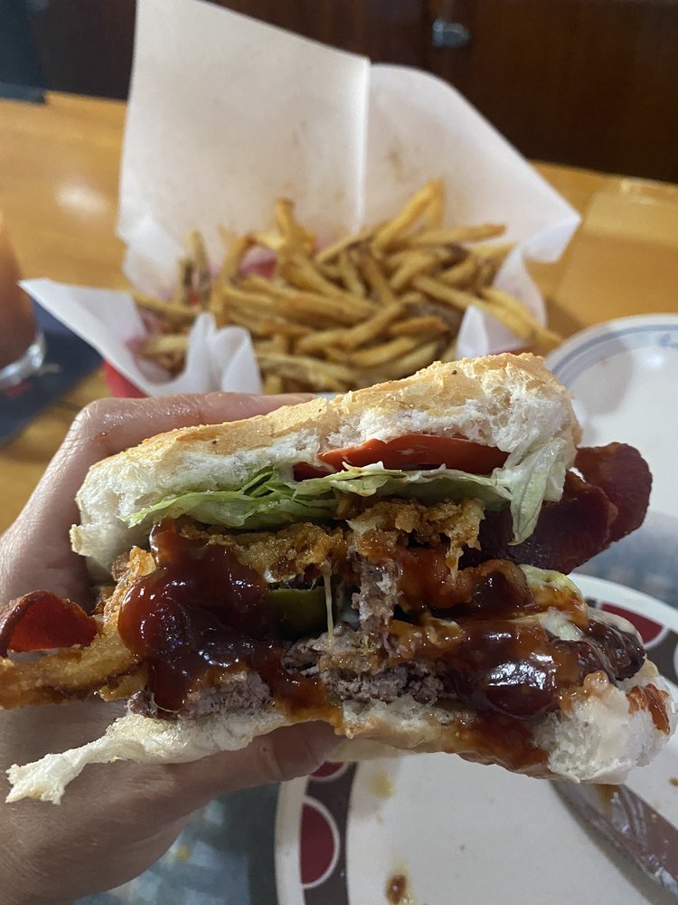 Yahooz Bar & Char Logo