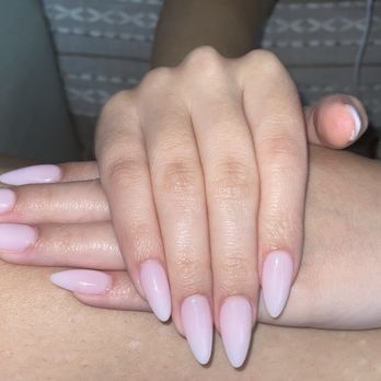 Bella Vista Nails and Spa - Susan slayed this almond set! They came out exactly like inspo pic we gave her. - Nail Salons Near Me - San Antonio, Texas Bella Vista Nails and Spa - Susan slayed this almond set! They came out exactly like inspo pic we gave her. - Nail Salons Near Me - San Antonio, Texas