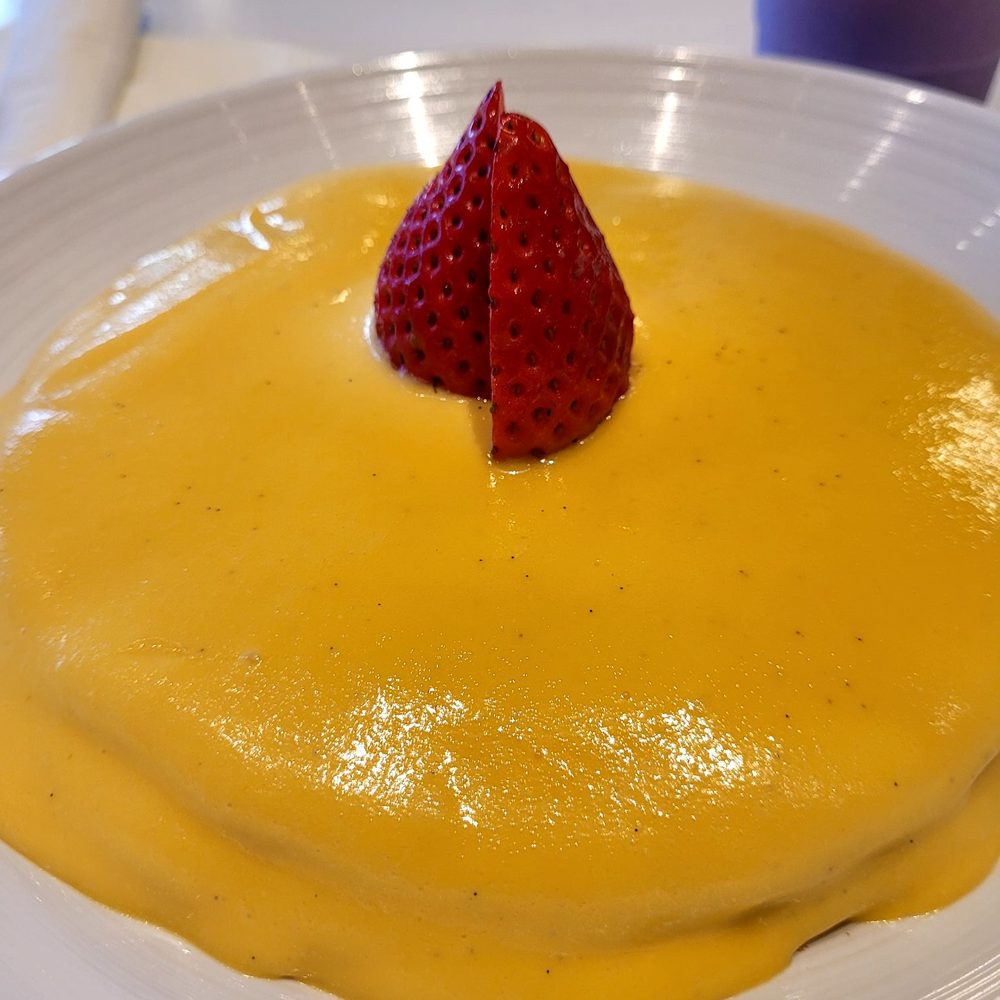 Bogart's Cafe - Mango Pancakes. - Breakfast & Brunch Near Me - Honolulu, Hawaii Bogart's Cafe - Mango Pancakes. - Breakfast & Brunch Near Me - Honolulu, Hawaii