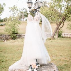 Lace & Grace Bridal boutique