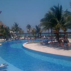 Blue Bay Grand Esmeralda - Pool area