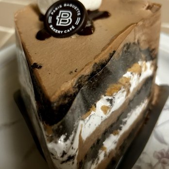 Paris Baguette - S'mores cake - Bakeries Near Me - Woodlands, Texas Paris Baguette - S'mores cake - Bakeries Near Me - Woodlands, Texas