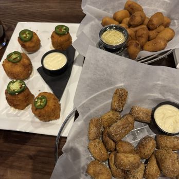 The Bar @ Center Pointe - Jalapeño Mac n cheese bites, mini corn dogs, and pretzel bites - American Near Me - Las Vegas, Nevada The Bar @ Center Pointe - Jalapeño Mac n cheese bites, mini corn dogs, and pretzel bites - American Near Me - Las Vegas, Nevada