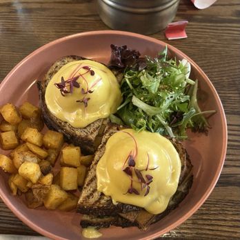 UT47 Kitchen & Bar - Penny-Benny #2-V Vegan with Tofu Bacon on Multigrain bread - Breakfast & Brunch Near Me - New York, New York