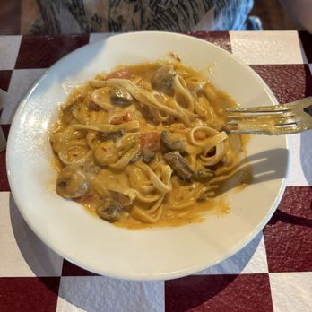 Rigatoni's Restaurant - Cajun chicken fettucini - Italian Near Me - Castro Valley, California Rigatoni's Restaurant - Cajun chicken fettucini - Italian Near Me - Castro Valley, California